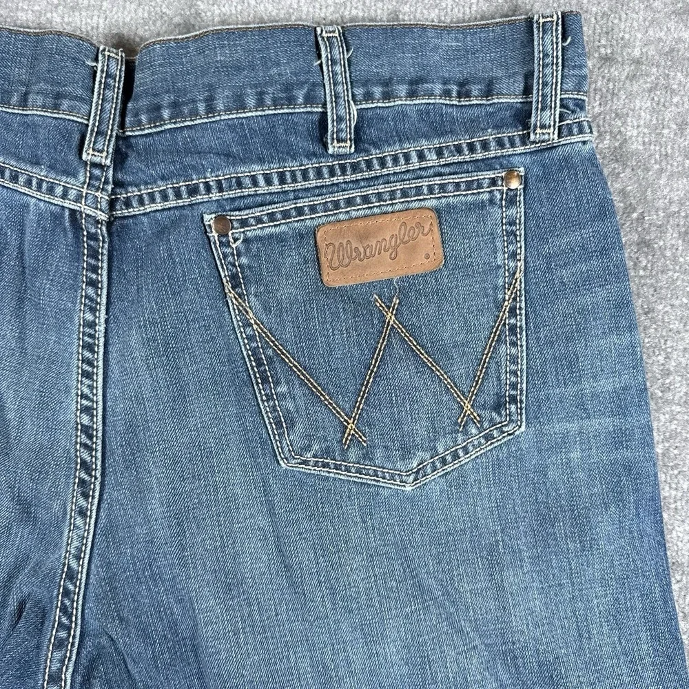 Wrangler Retro Jeans Men's 38x32 Blue‎ Denim Boot Cut Western Cowboy